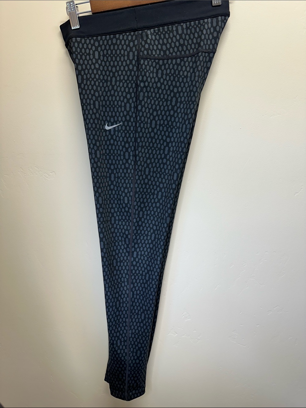 Nike Women’s Small Black & Gray Patterned Full‑Length Leggings • 29” Inseam